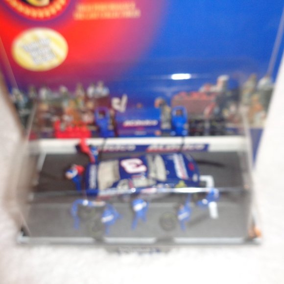 Dale Earnhart Jr Winner's Circle Pit Crew Series Nascar - Picture 2 of 5